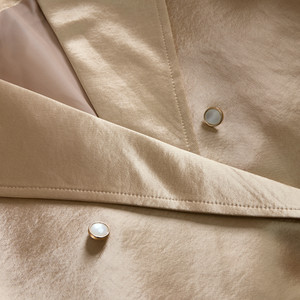 Elegantni Champagne Saten Trench Kaput za Vječni Stil
