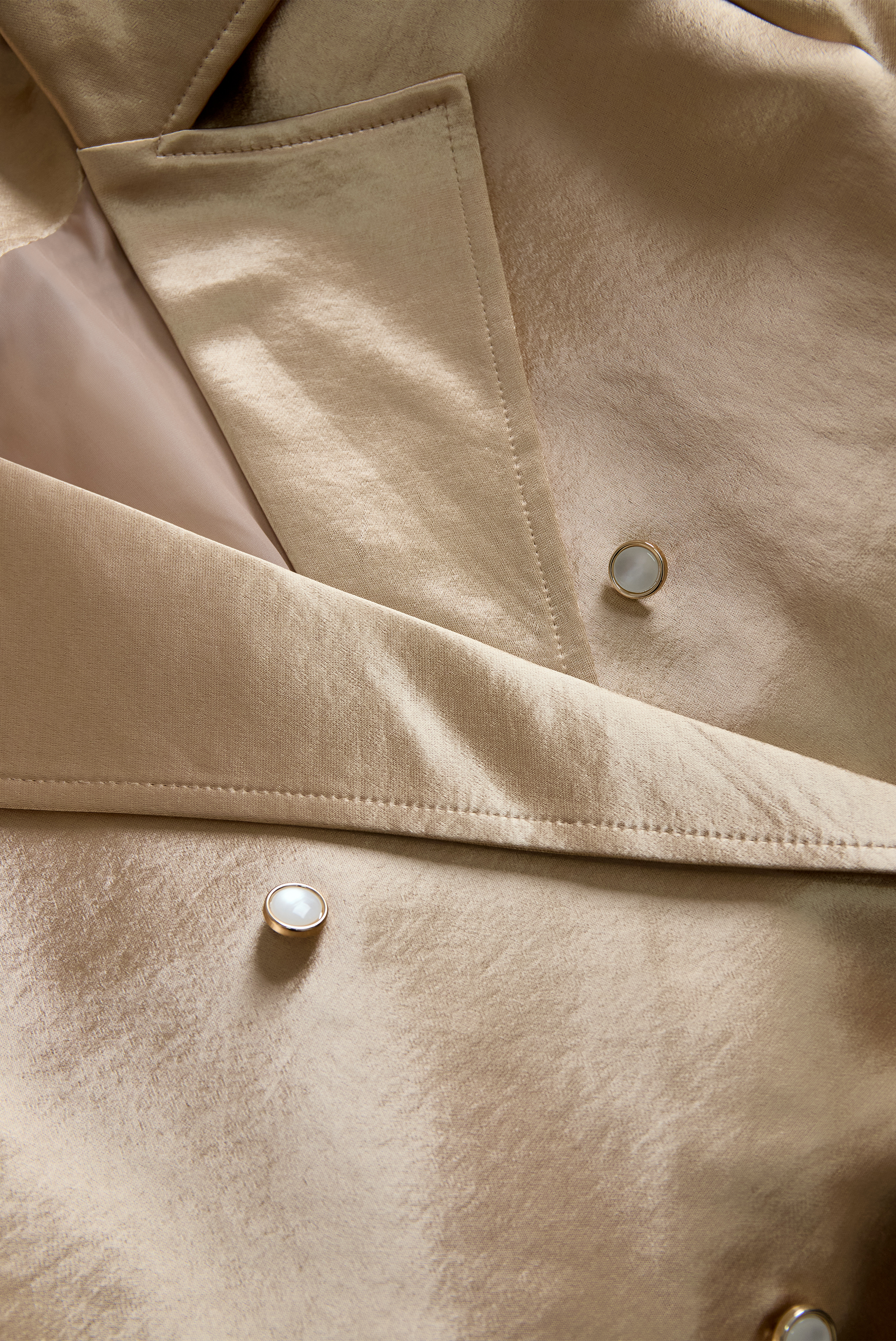 Elegantni Champagne Saten Trench Kaput za Vječni Stil