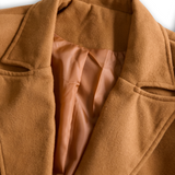 Klasični vuneni kaput u kamel boji s remenom