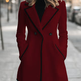 Elegantní bílý dvouřadý kabát s černými detaily