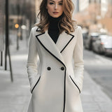 Elegantní dvouřadý kabát s černými detaily