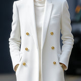 Bílý dlouhý kabát s dvojitými knoflíky