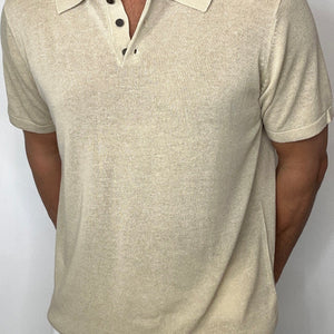 Op relaxiranom mekanom pletenom polo majici