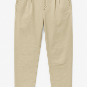 plisiranim detaljima