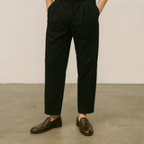 Černé kalhoty rovné délky