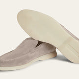 Světle šedé mokasíny