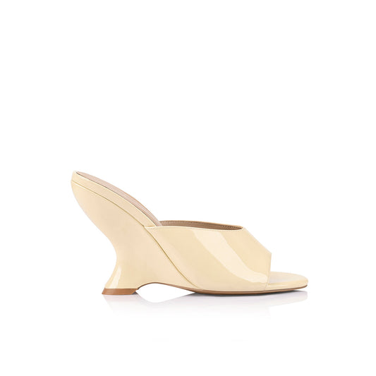 Martha Wedge Shoes in Patent Leather