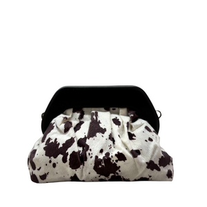 Clara: Elegant and Timeless Design