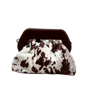 Clara: Elegant and Timeless Design