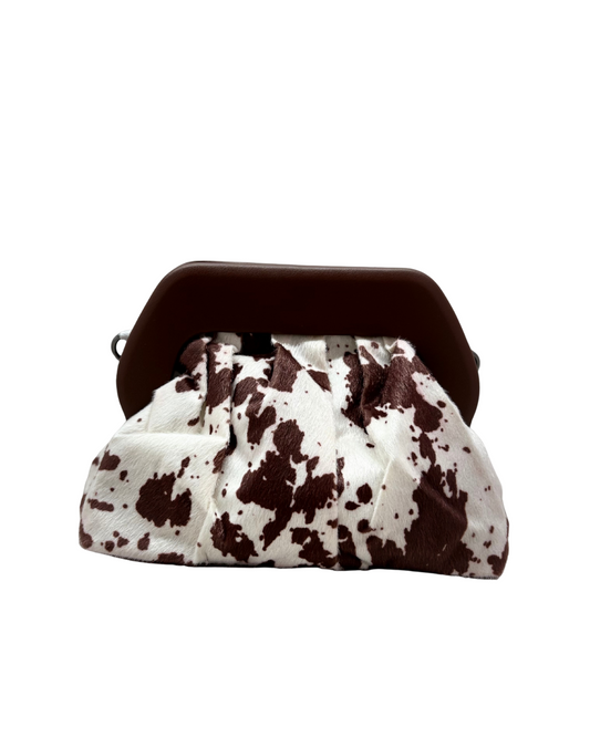 Clara: Elegant and Timeless Design