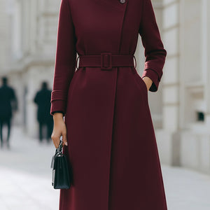 Elegantni Burgundski Vuneni Kaput s Pojasom