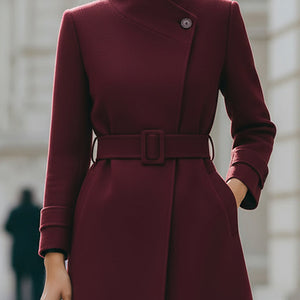 Elegantni Burgundski Vuneni Kaput s Pojasom