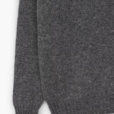 Tmavě šedý vlněný svetr