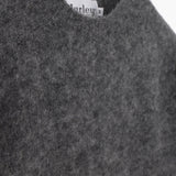 Tmavě šedý vlněný svetr