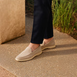 Světle šedé mokasíny