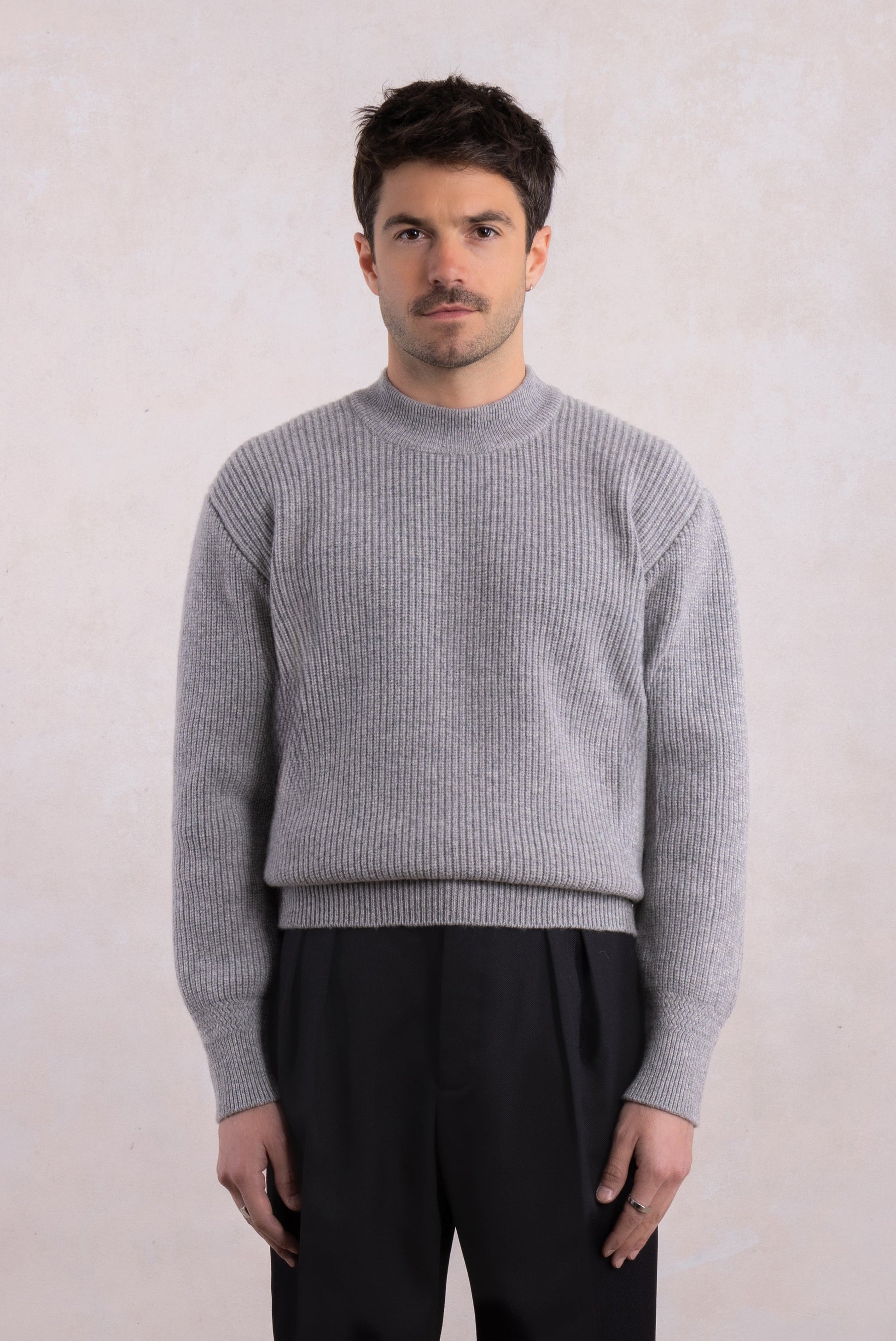 Pulover od janjeće vune - Siva