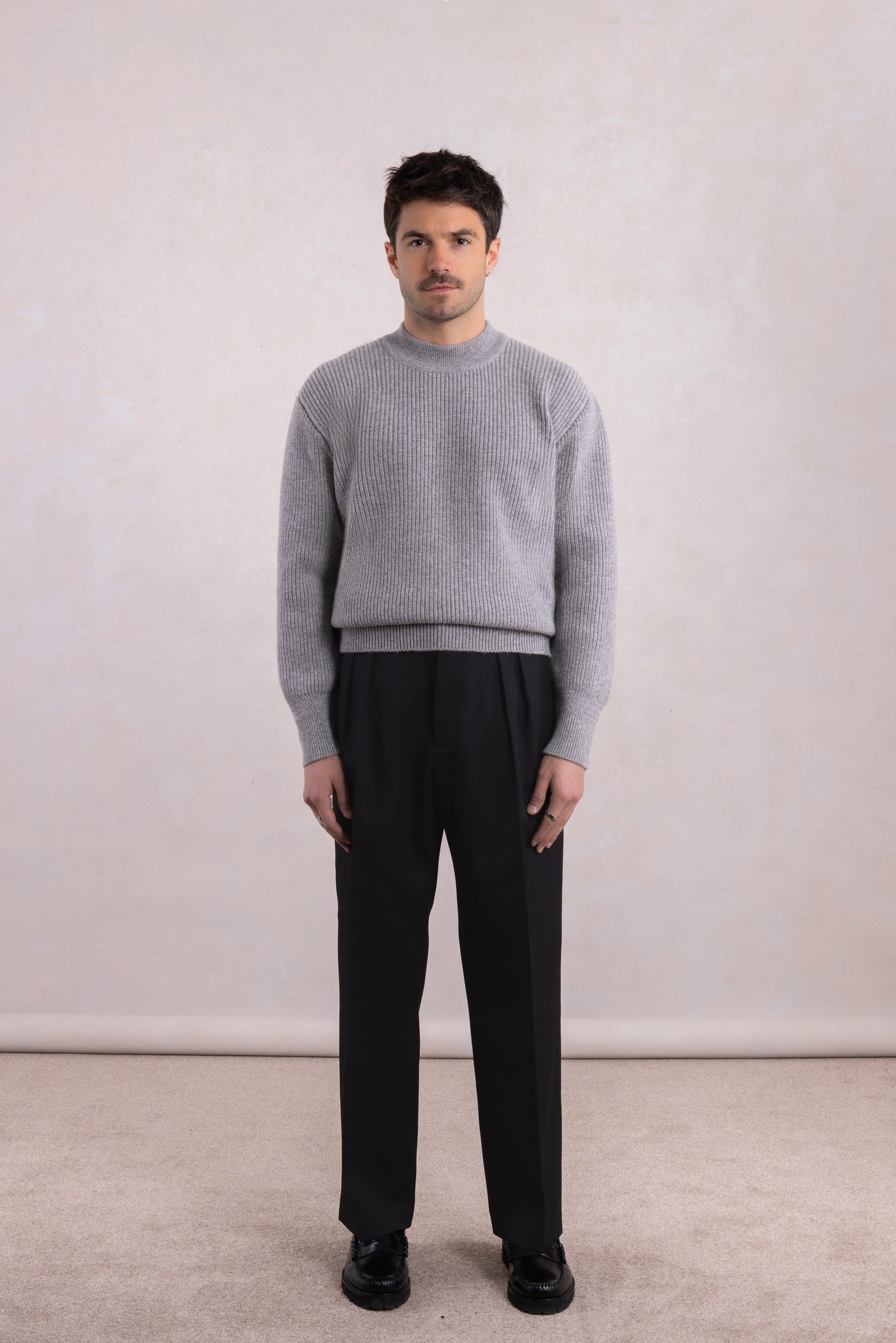 Pulover od janjeće vune - Siva