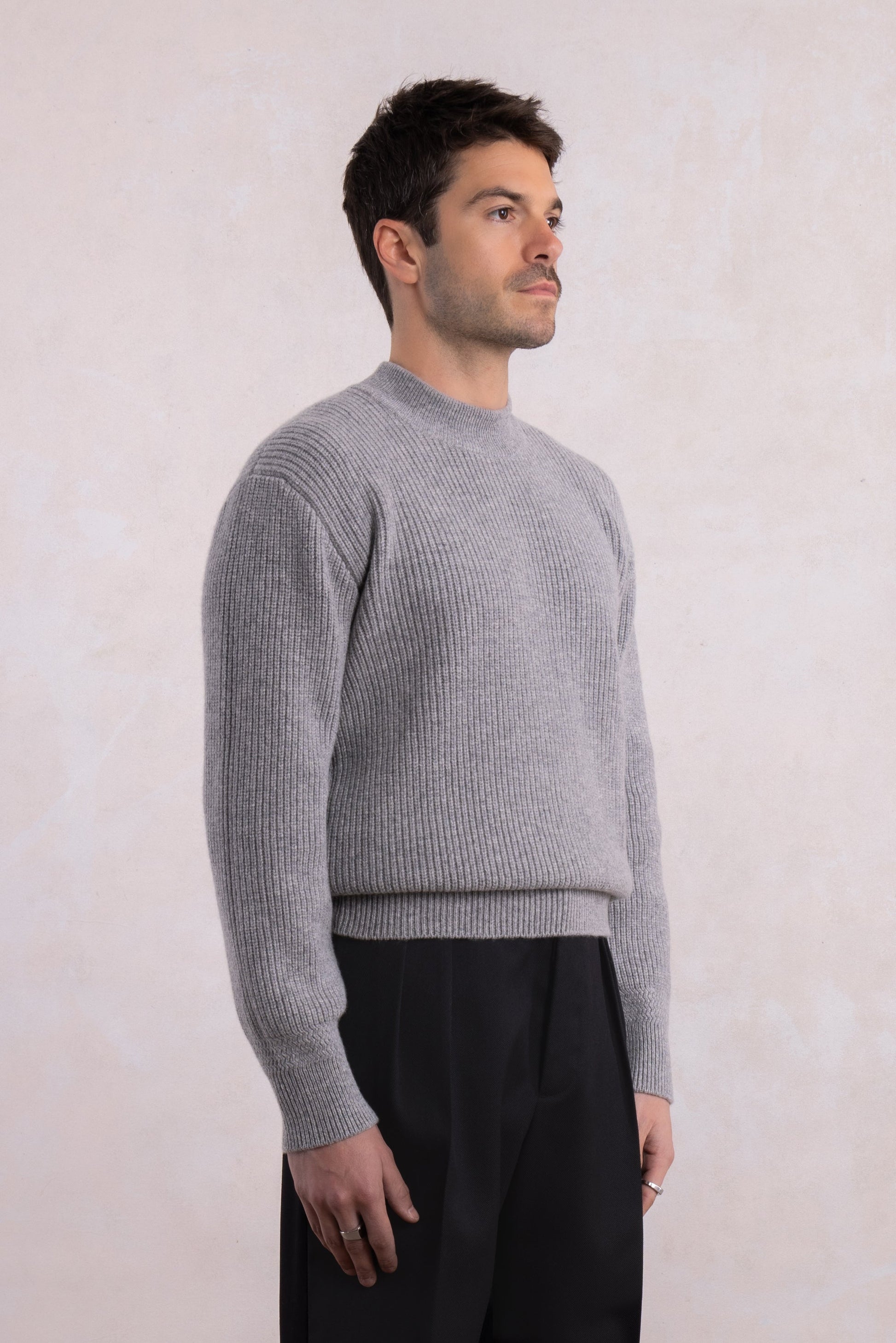 Pulover od janjeće vune - Siva