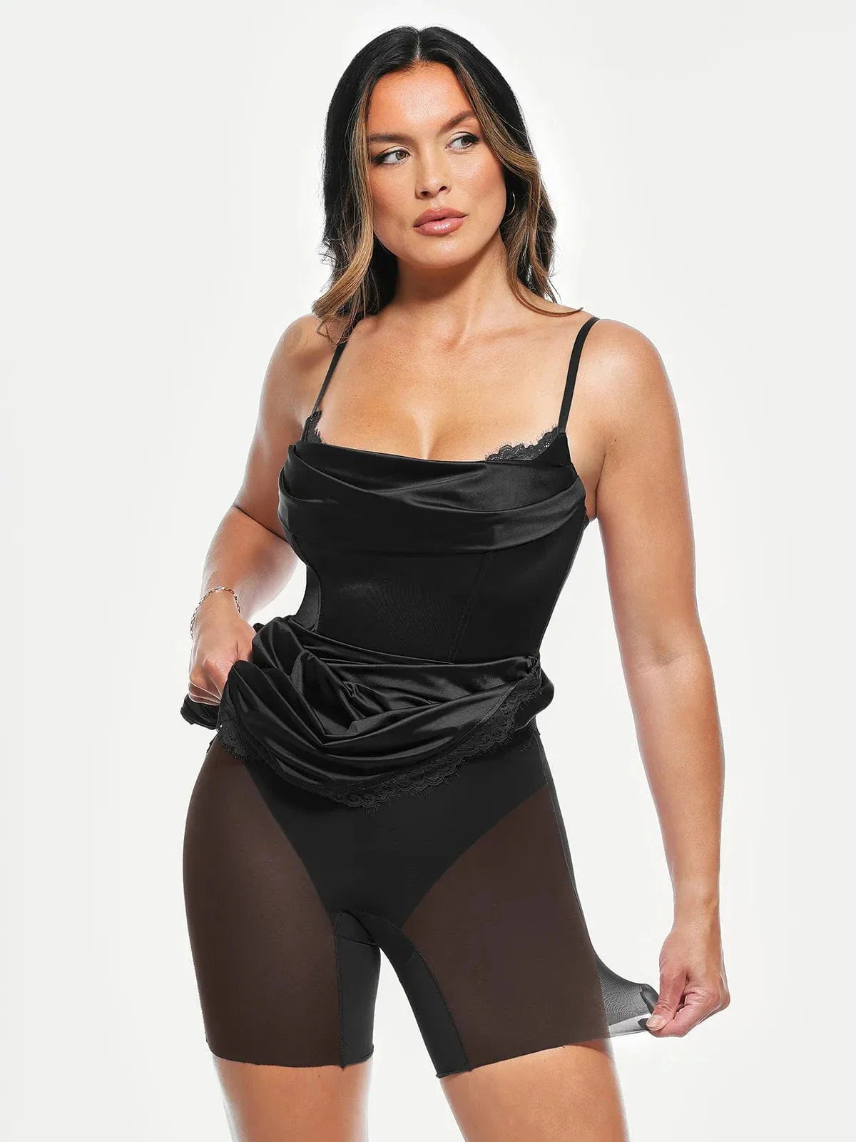 Haljina midi s čipkastim detaljima i cvjetnim uzorkom