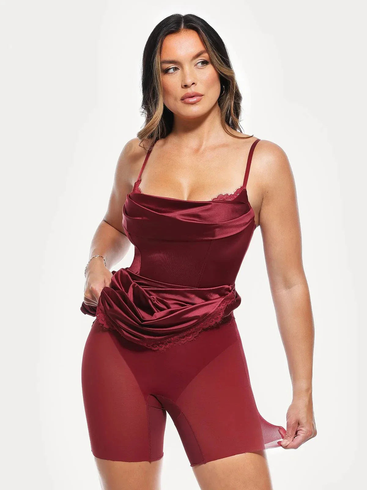 Haljina midi s čipkastim detaljima i cvjetnim uzorkom