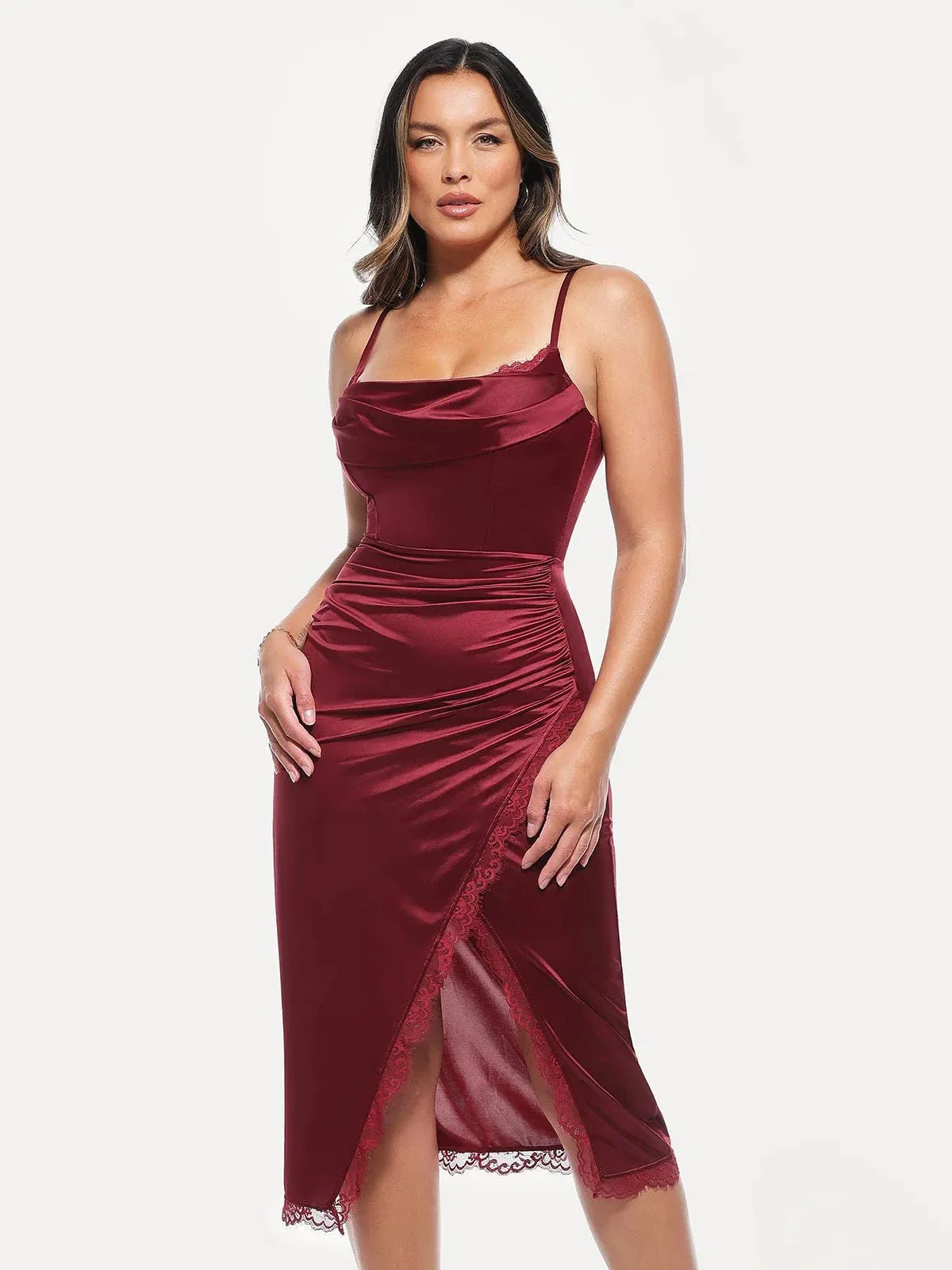 Haljina midi s čipkastim detaljima i cvjetnim uzorkom