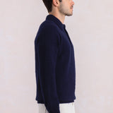 Tmavě modrý polo svetr