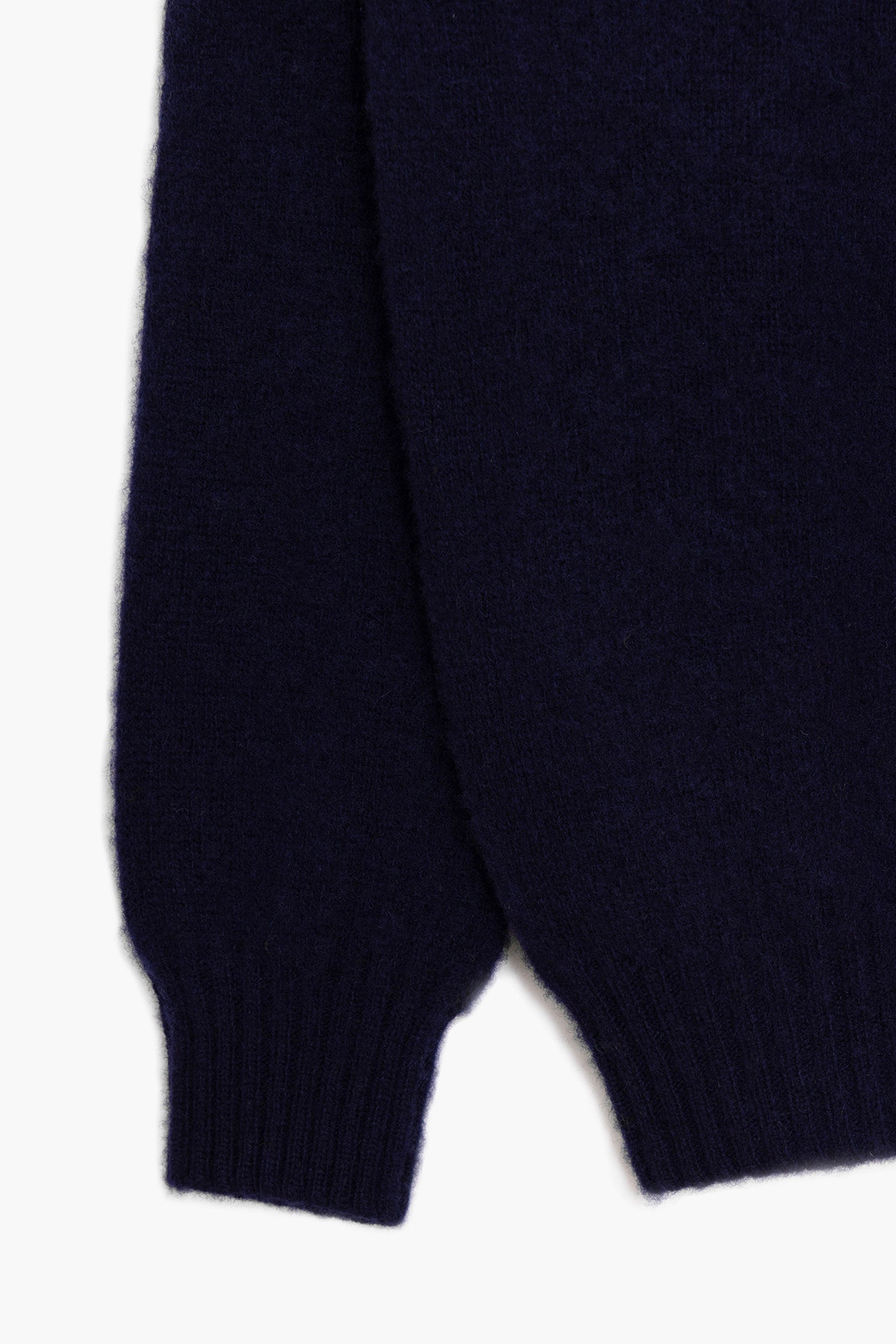 Tamno plavi pulover s polo