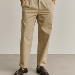 plisiranim detaljima